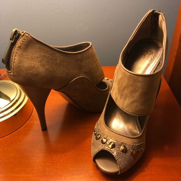 Joan & David Shoes - Joan & David. Leather suede. Tan heels.